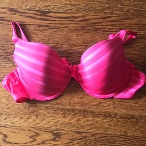 pink bra